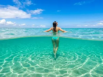 Porto de Galinhas, aclamada como o "Caribe Brasileiro", é o refúgio de águas cristalinas localizado a somente 60 km de Recife.