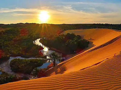 Conhecido como o Deserto das Águas, o Jalapão surpreende com oásis cristalinos, natureza preservada e aventuras únicas no Brasil.