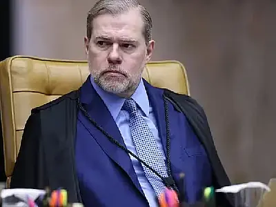 Dias Toffoli resiste às pressões e não deve deixar a relatoria do caso Banco Master.