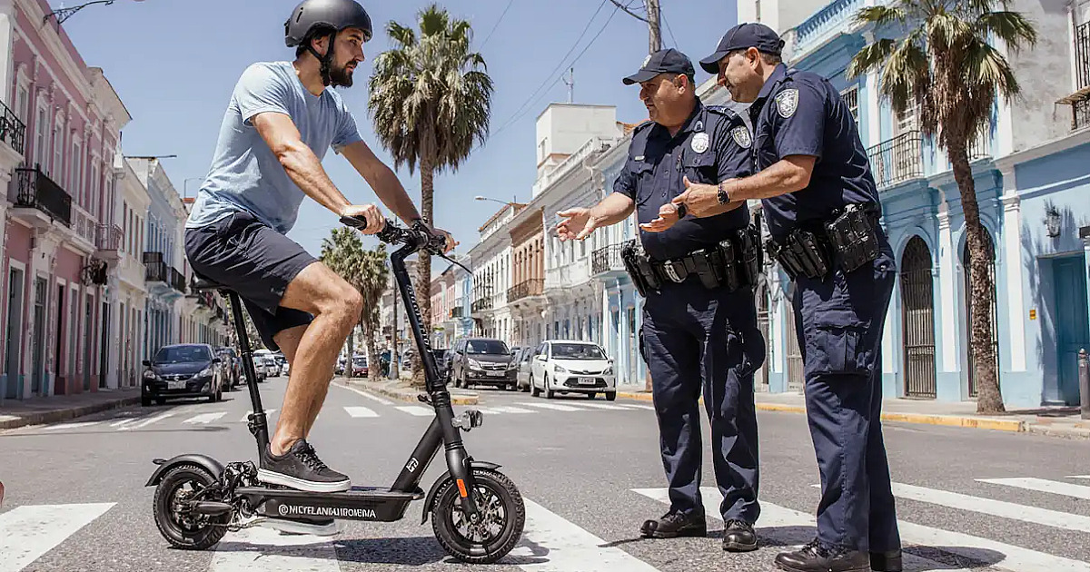 Nova lei obriga emplacamento, CNH e equipamentos para ciclomotores elétricos; multas já valem em 2026