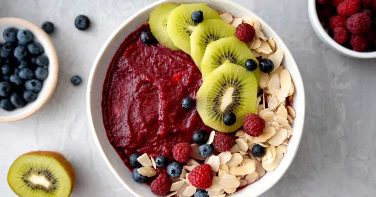 Açaí: benefícios, formas de consumo e como incluir na dieta sem engordar