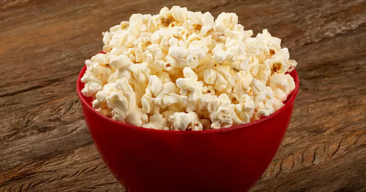 Pipoca: o lanche simples com benefícios nutricionais comprovados