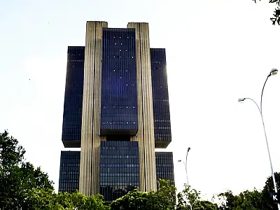 Analistas preveem cortes a partir de março em meio a desaceleração econômica.