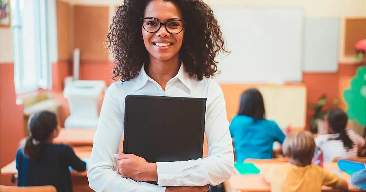 Lei Mais Professores cria bolsas para estudantes de licenciatura e incentiva carreira docente