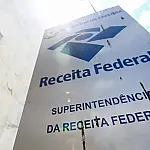 Brasileiros se surpreendem com prazo do Imposto de Renda e data-limite em fevereiro