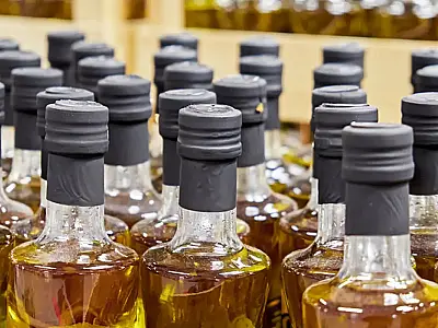 A Anvisa proibiu azeite Terra das Oliveiras por origem irregular e suspendeu sal Marfim por falta de iodo e doce São Benedito por problemas com conservante.