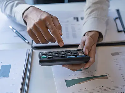 Uso do Pix por MEIs exige atenção ao faturamento anual para evitar problemas com a Receita Federal.