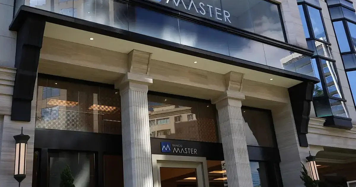 Fachada do banco Master, instituição liquidada que gerou impacto bilionário ao Fundo Garantidor de Créditos.