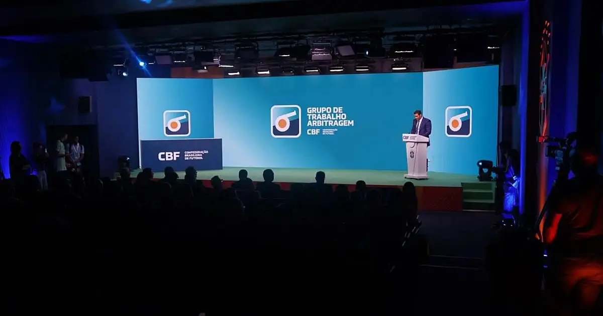 Presidente da CBF anuncia programa de profissionalização da arbitragem no futebol brasileiro.