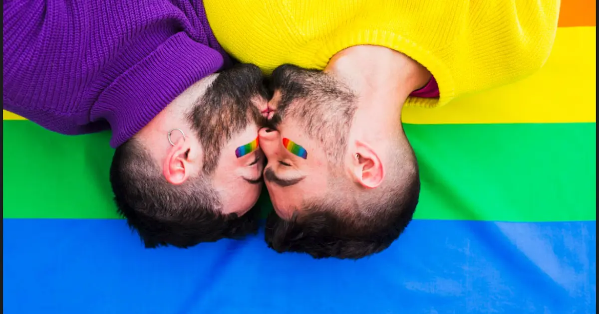 Um em cada cinco homens heterossexuais 'se animam' com conteúdo gay, revelam pesquisas