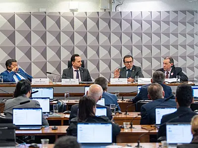 Luiz Marinho afirma no Senado que pagamento do seguro-defeso está garantido.