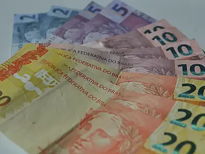 O IBGE divulgou que a renda domiciliar per capita chegou a R$ 2.316 em 2025.