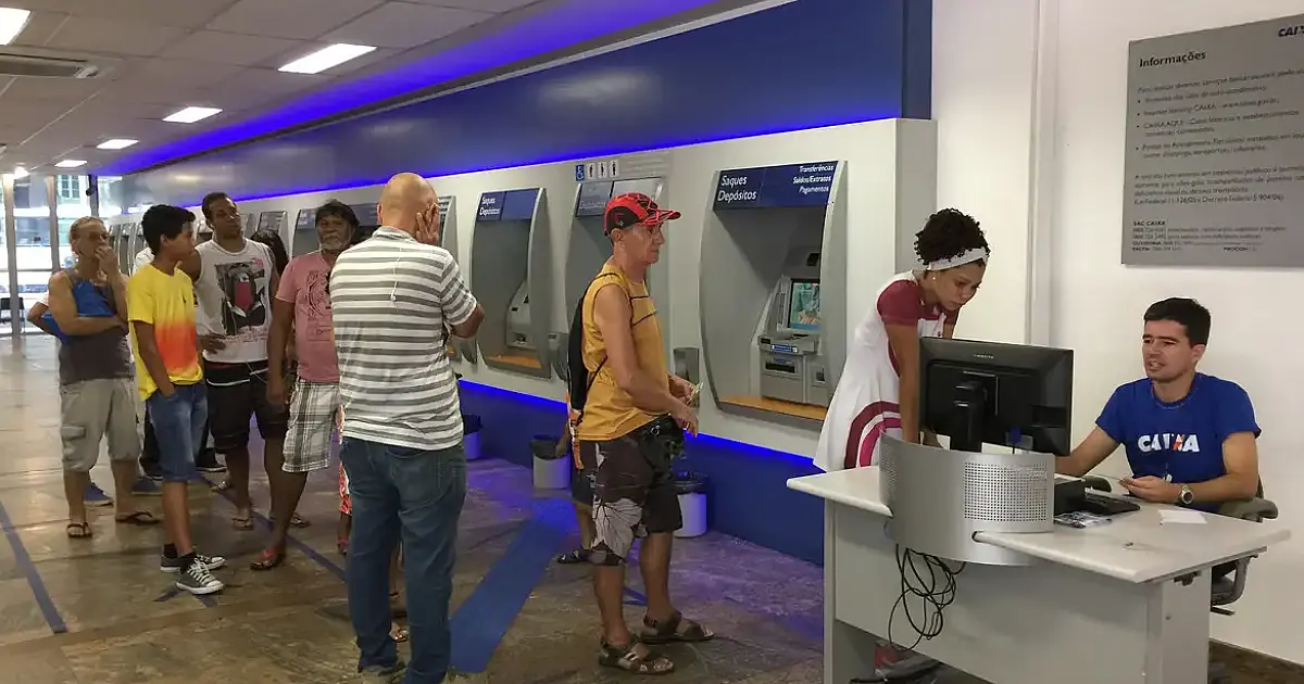 Carnaval 2026 altera expediente bancário: agências fecham segunda e terça-feira; veja horários e alternativas digitais