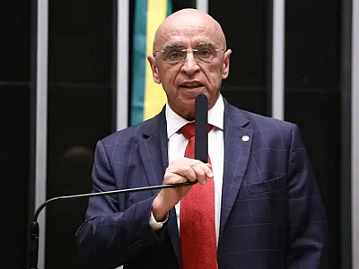 Deputado defende quebra de patente para ampliar acesso à tirzepatida.