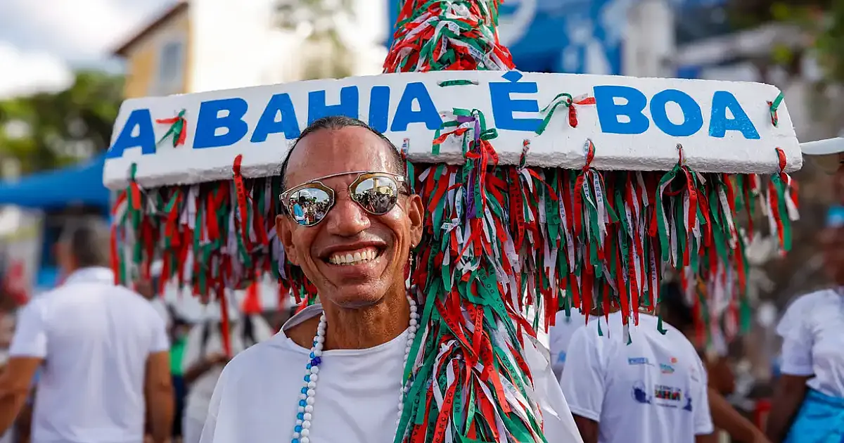 Multidão lota Rio Vermelho em Salvador para a tradicional Festa de Iemanjá 2026: fé, flores e devoção marcam o dia 2 de fevereiro na Bahia