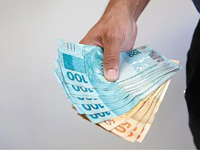 Beneficiários aguardam definição do calendário do 13º salário do INSS em 2026.