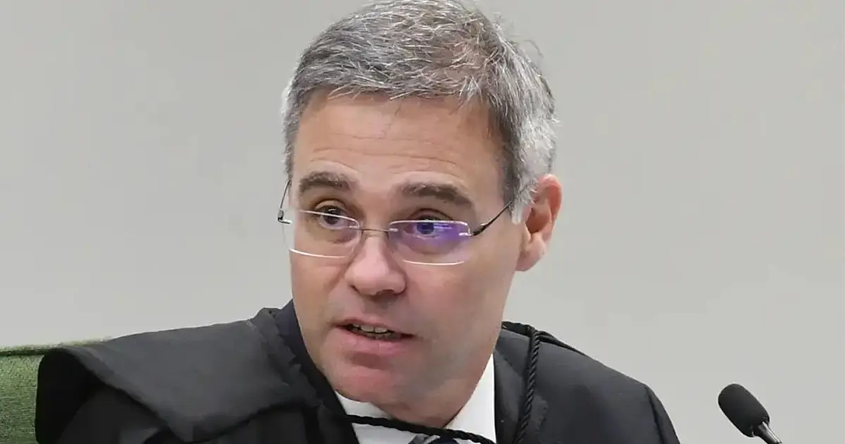 Ministro André Mendonça durante sessão no Supremo Tribunal Federal.