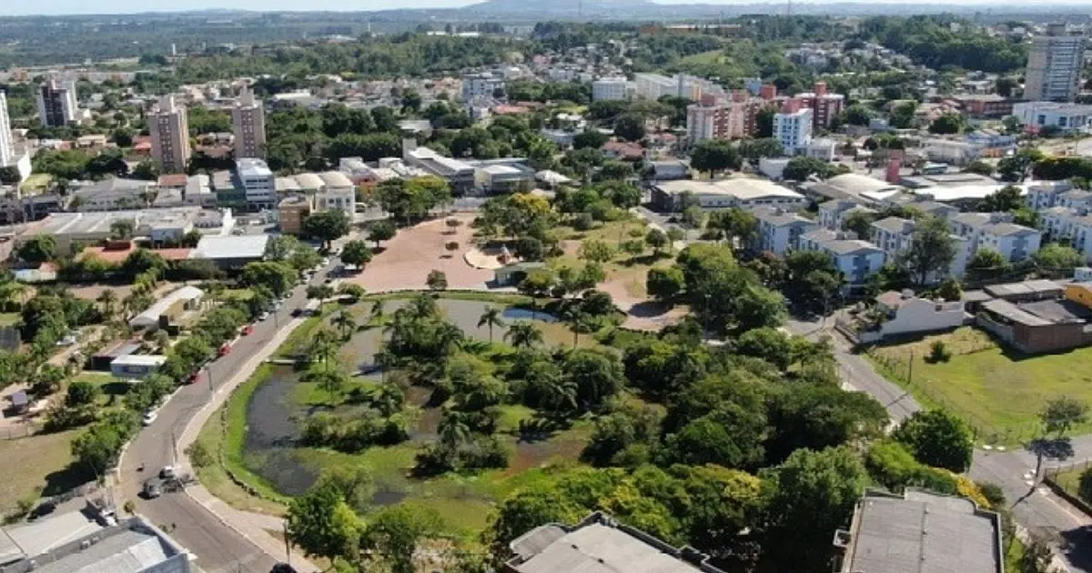 Vista aérea da cidade de Gravataí, referência em centros logísticos no Rio Grande do Sul.