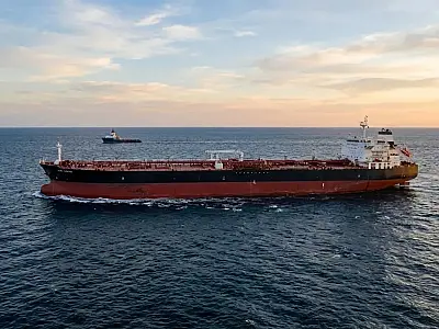 Irã anuncia fechamento parcial do Estreito de Ormuz por exercícios militares em pleno diálogo nuclear com EUA.