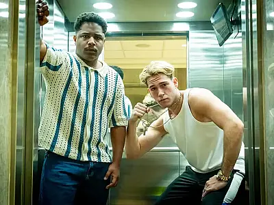 Christian Malheiros e Pietro Antonelli no filme 'Preto no branco'.