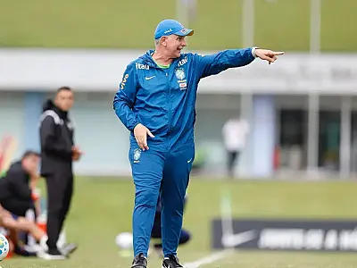 Técnico Carlos Eduardo Patetuci durante treinamento da Seleção Brasileira Sub-17.