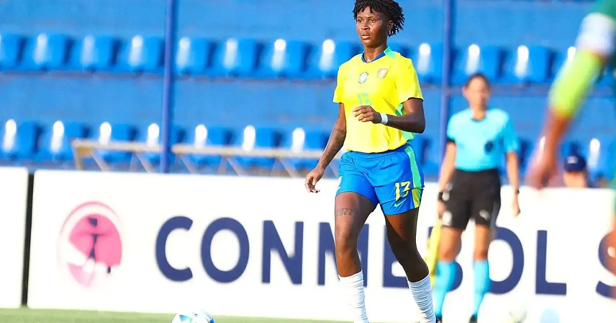Sara Letícia em ação durante jogo da Seleção Brasileira Feminina Sub-20.