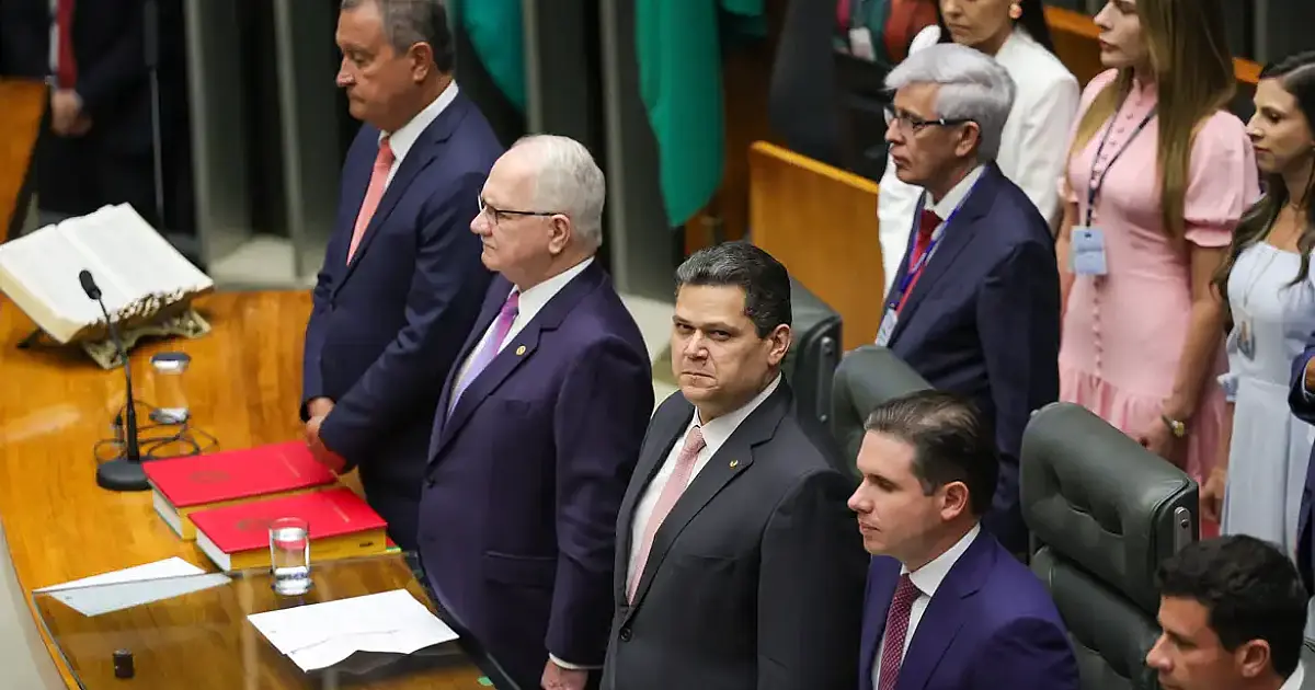 Ao abrir ano legislativo, Davi Alcolumbre diz que paz entre poderes não é omissão e reforça papel do Congresso na mediação de crises