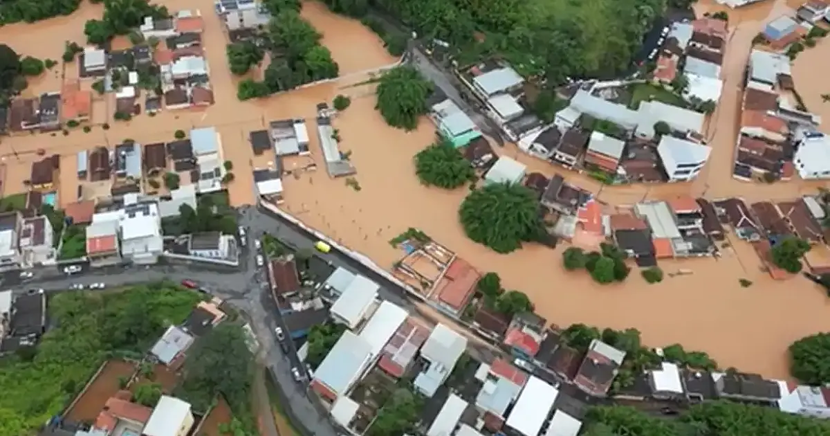 Amigo cava escombros com as mãos e salva homem soterrado por deslizamento em Juiz de Fora durante temporal