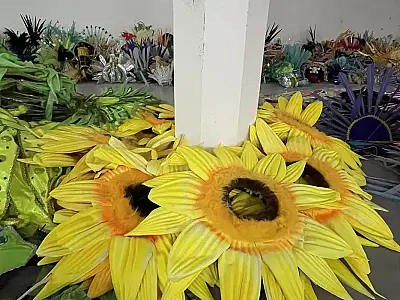 Projeto Sustenta Carnaval recolhe fantasias da Sapucaí, reaproveita materiais e evita impacto ambiental, com mais de 60 toneladas salvas do lixo até 2026.