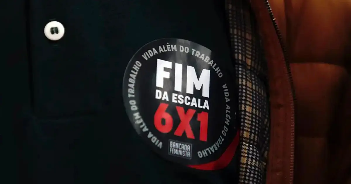 Trabalhadores participam de mobilização em defesa de direitos trabalhistas.