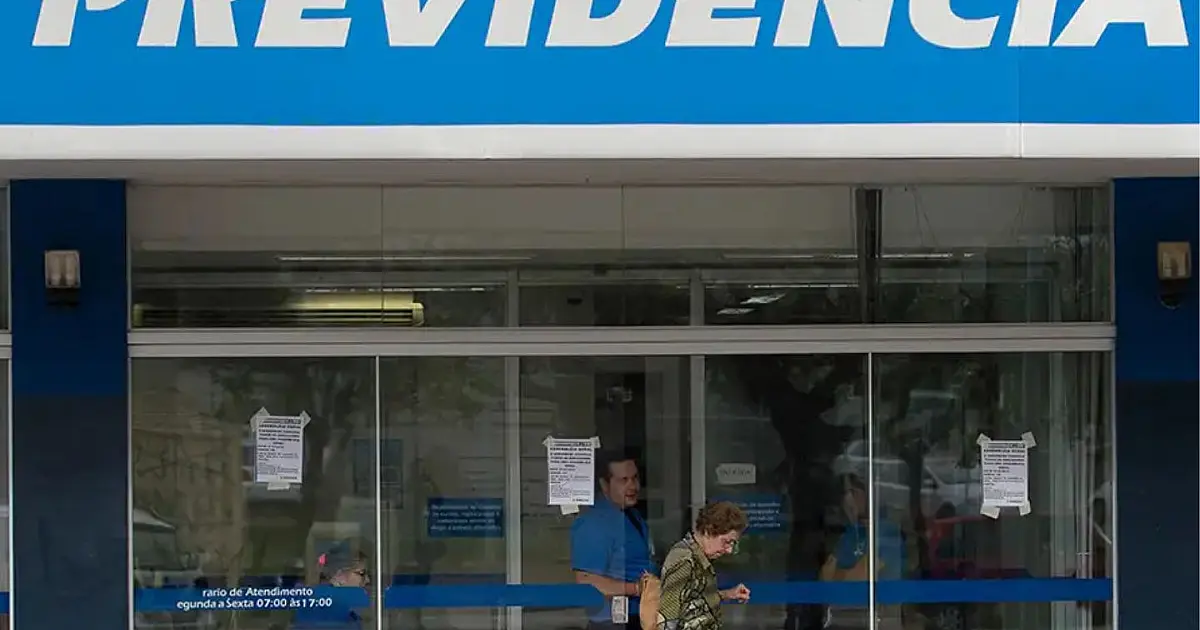 Fachada de uma sede do INSS, órgão responsável pelos benefícios previdenciários no Brasil.