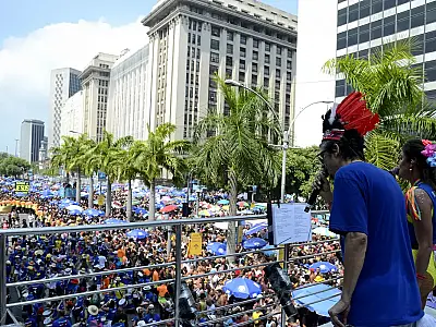 Conheça os horários, locais e destaques da programação de blocos de rua no Rio de Janeiro neste domingo, 22 de fevereiro de 2026.