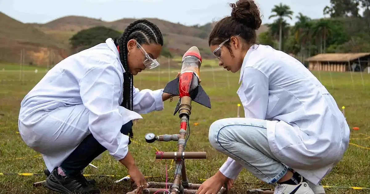 Inscrições da OBA e da OBAFOG 2026 abrem e exigem organização das escolas para prova e lançamentos em maio