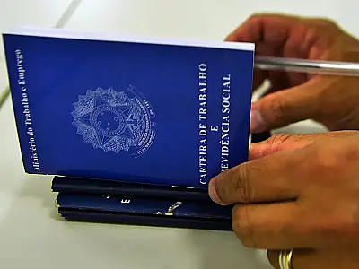 Estudo do Ipea analisa impacto da redução da jornada de trabalho no mercado brasileiro.