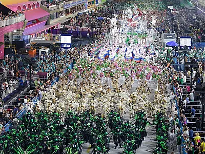 A Série Ouro do carnaval carioca vive momento de tensão com desfiles de escolas jovens contra veteranas.
