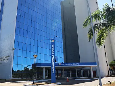 Fachada da Previdência Social em Brasília; INSS prorrogou prazo para contestação de descontos indevidos.