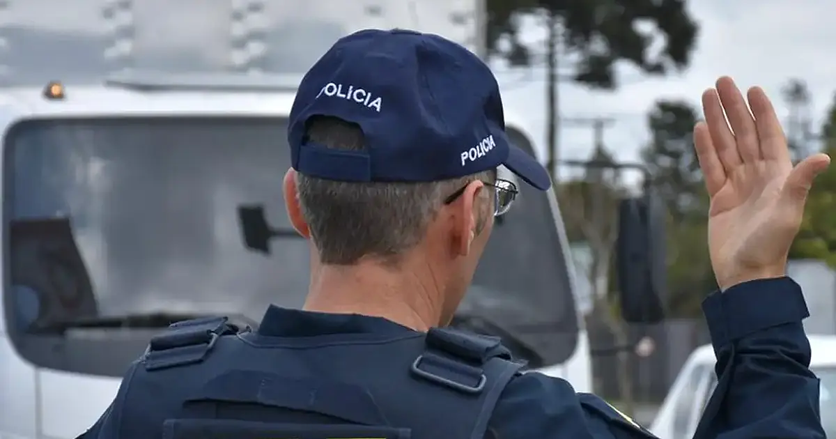 Colisão entre van e caminhão na BR-020 próximo a Planaltina mata cinco e levanta debate sobre vans clandestinas