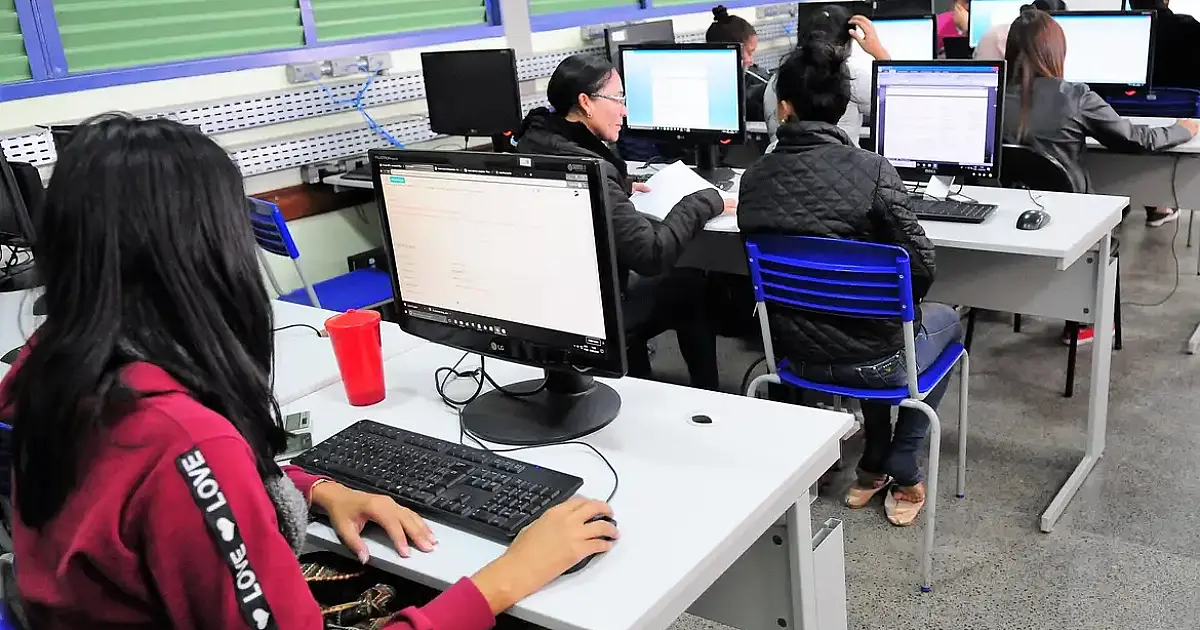 Anatel permite que empresas abatam multas ao conectar 118 unidades de faculdades à internet de alta velocidade