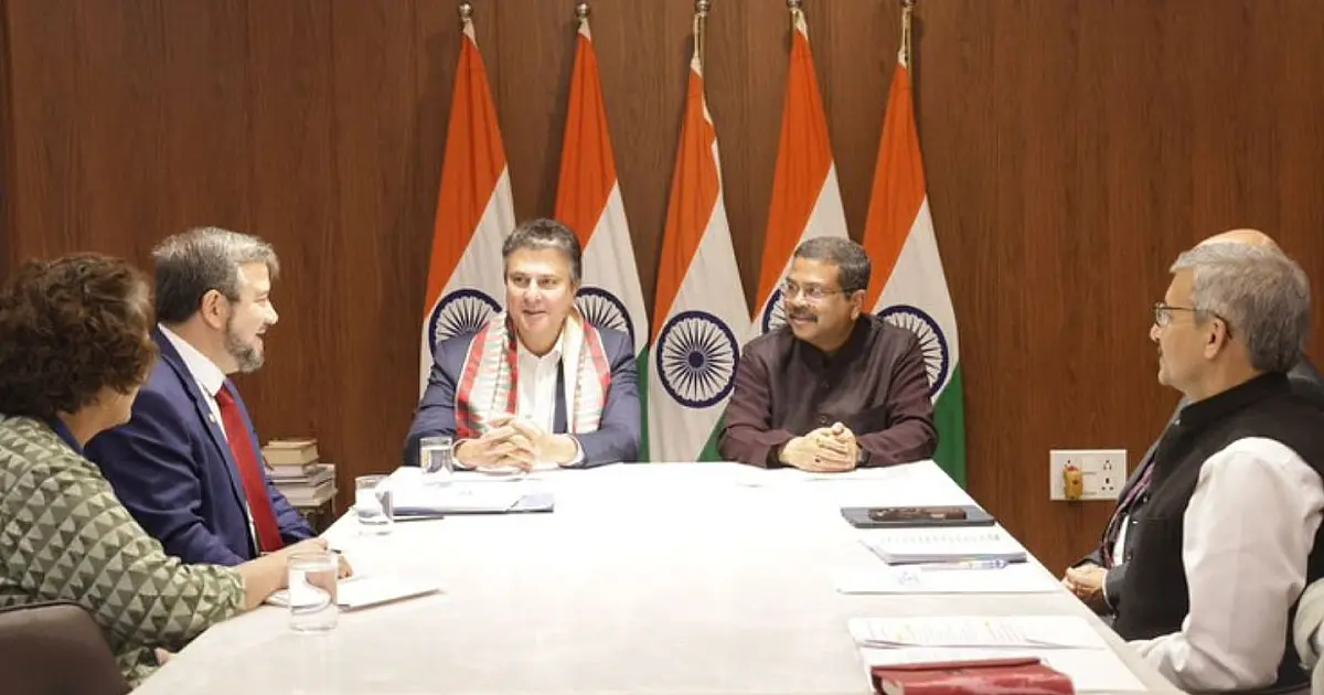 Reunião entre representantes do Brasil e da Índia para tratar de cooperação educacional