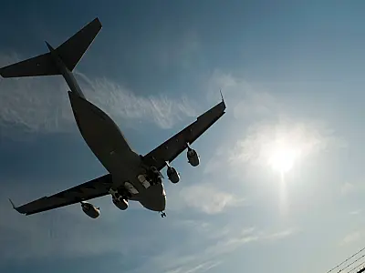 Aviões da Força Aérea Espanhola participaram de voo comemorativo na América do Sul.