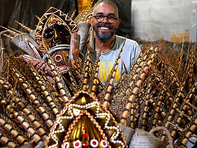 Unidos da Tijuca vai contar a vida de Carolina Maria de Jesus no Carnaval 2026, destacando sua luta na favela e sucesso literário.