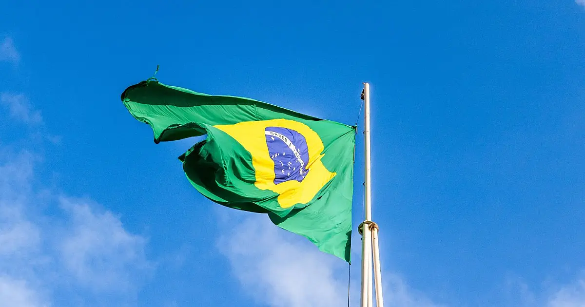 Bandeira do Brasil representando papel do país em alianças globais