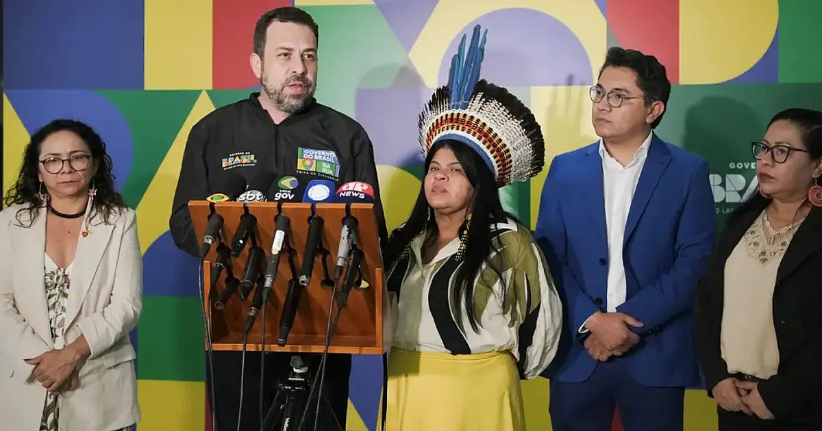 Autoridades do governo federal em anúncio oficial no Palácio do Planalto