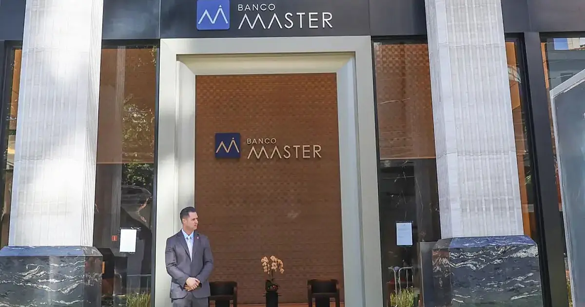 Fachada do Banco Master em imagem registrada pela Agência Brasil.