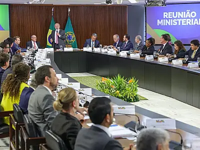 Presidente Lula confirma Geraldo Alckmin como pré-candidato a vice-presidente em 2026.