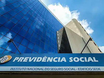 Segurados podem solicitar revisão da aposentadoria caso identifiquem erro no cálculo do benefício.