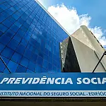 Aposentados podem pedir revisão do benefício do INSS em 2026