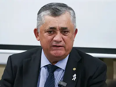 Deputado José Guimarães durante coletiva de imprensa na Câmara dos Deputados.