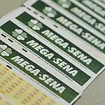 Mega-Sena sorteia R$ 105 milhões nesta terça e volta a mobilizar apostas em todo o país