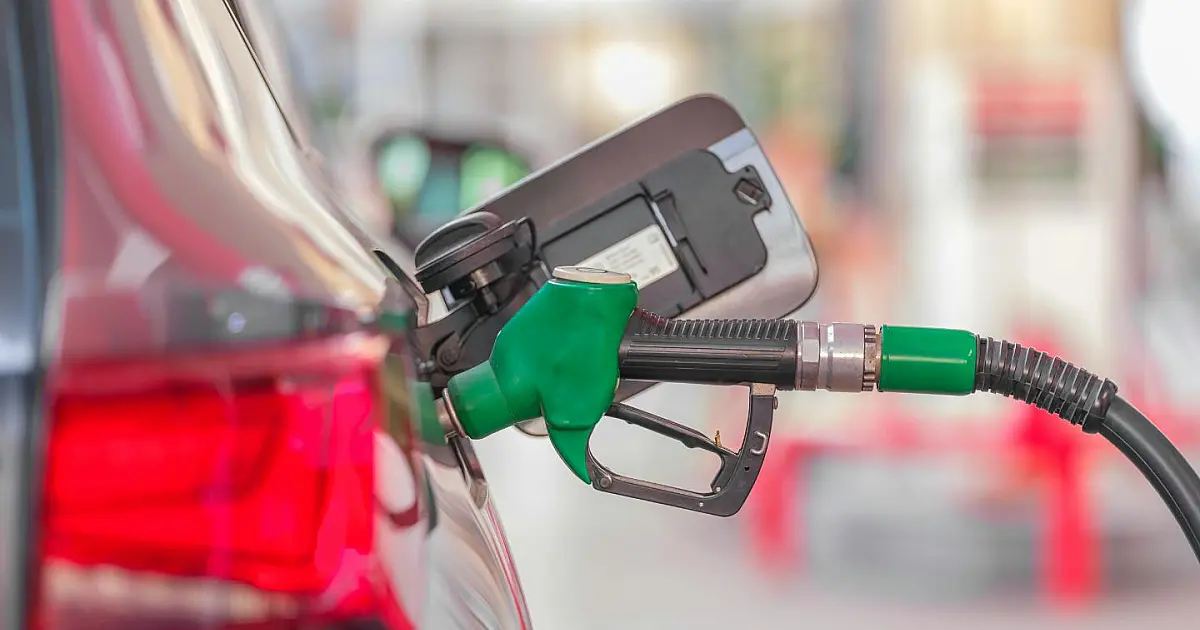 Bomba de combustível em posto de gasolina